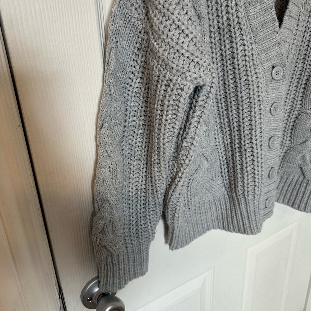 Harper Heritage light blue cable knit cardigan sweater, size L - Picture 4 of 8